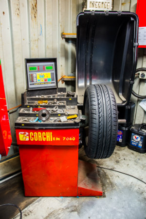 Tyre Balancing Machine Small